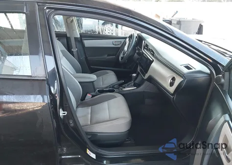 2017 Toyota Corolla Le z USA, uszkodzony, nr VIN 2T1BURHE9HC960453